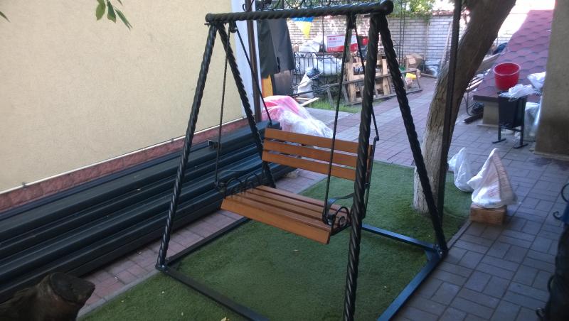 Гойдалка з дерев'яною частиною L1000 (ковка)